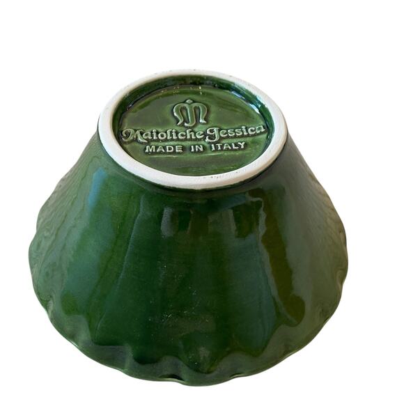 (2)  Maioliche Jessica Made in Italy Salad Bowls 7" Christmas Holiday Green NEW - Picture 9 of 15